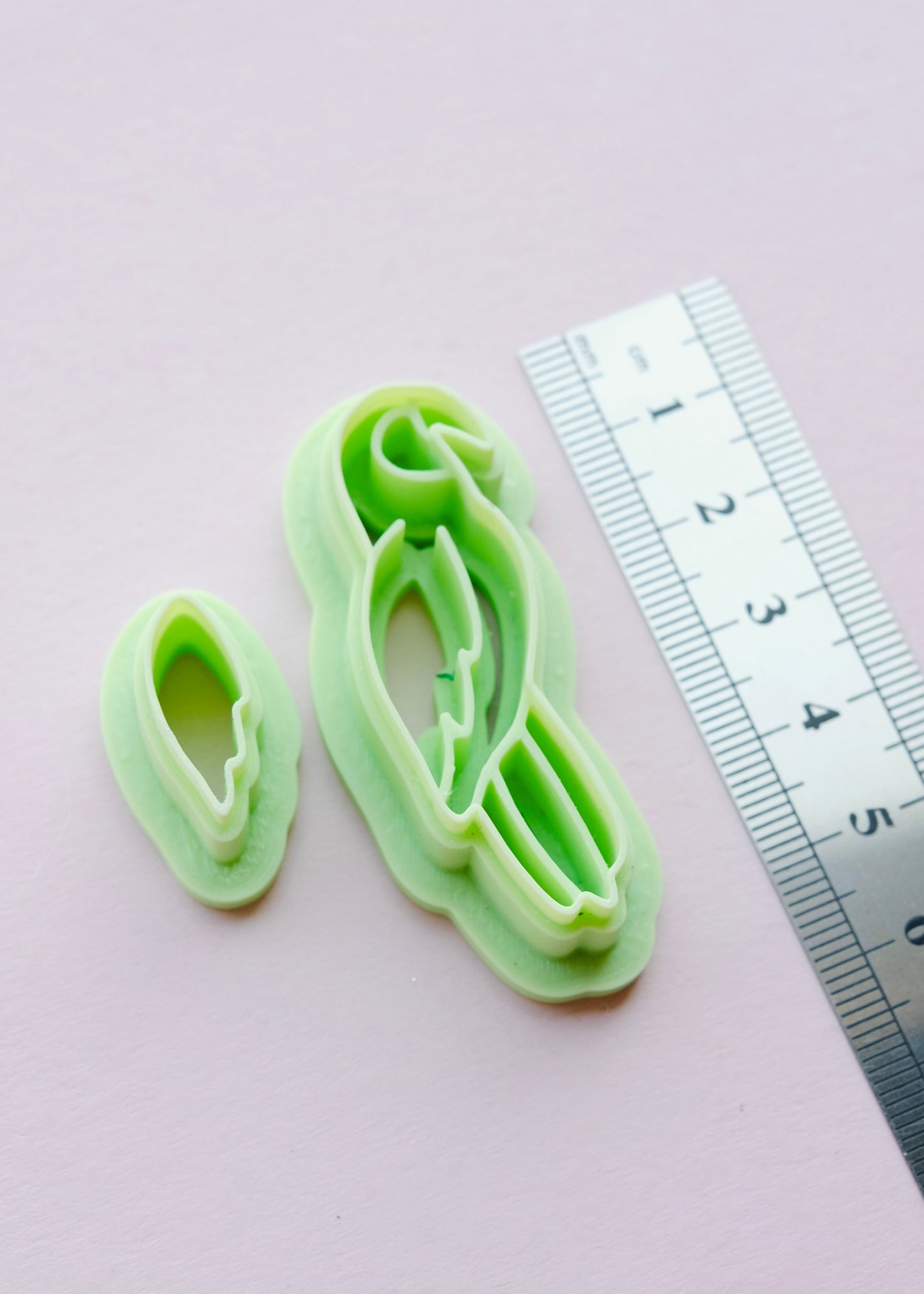 2 pc Macaw Bird Clay Cutter S.H.