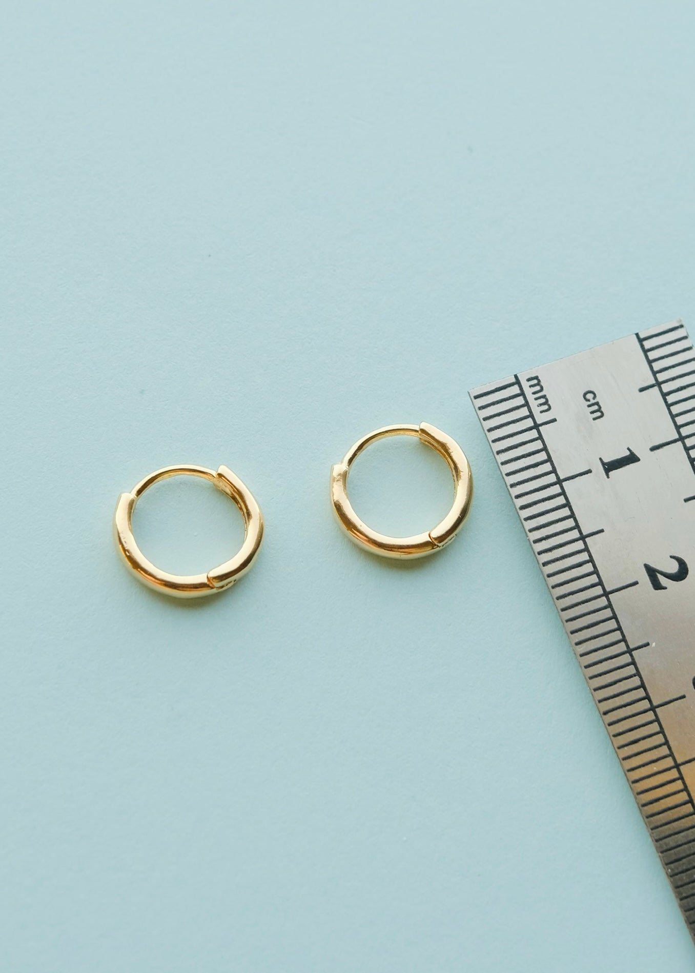Gold-Plated 12mm Huggies S.H.