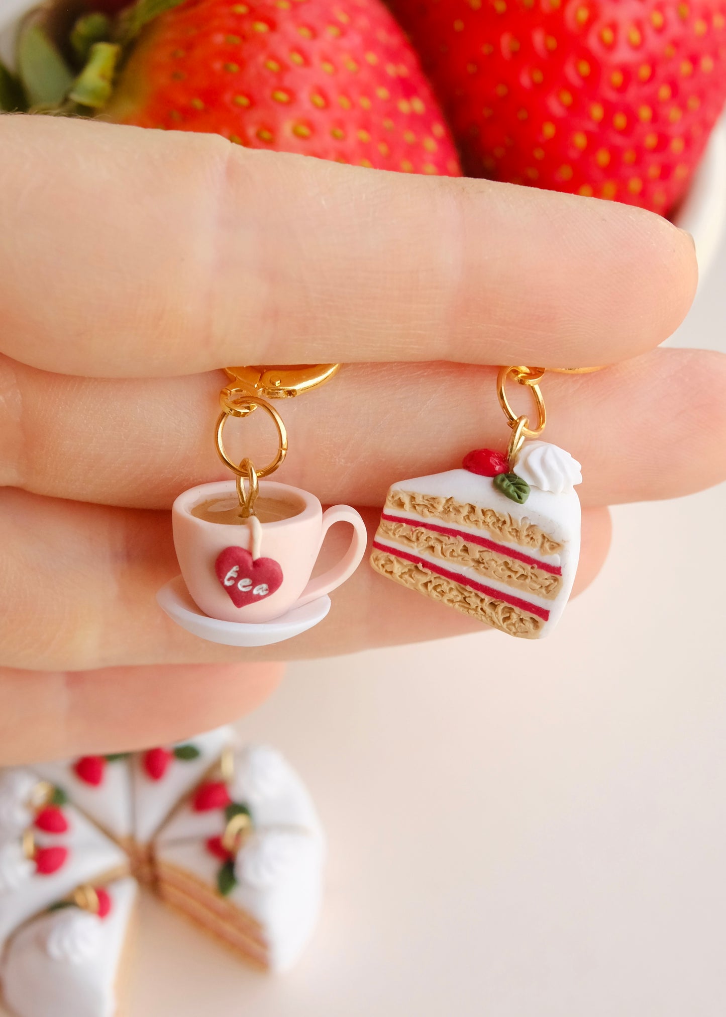 Tea & Strawberry Cake Huggies ⋆LAST ONE⋆