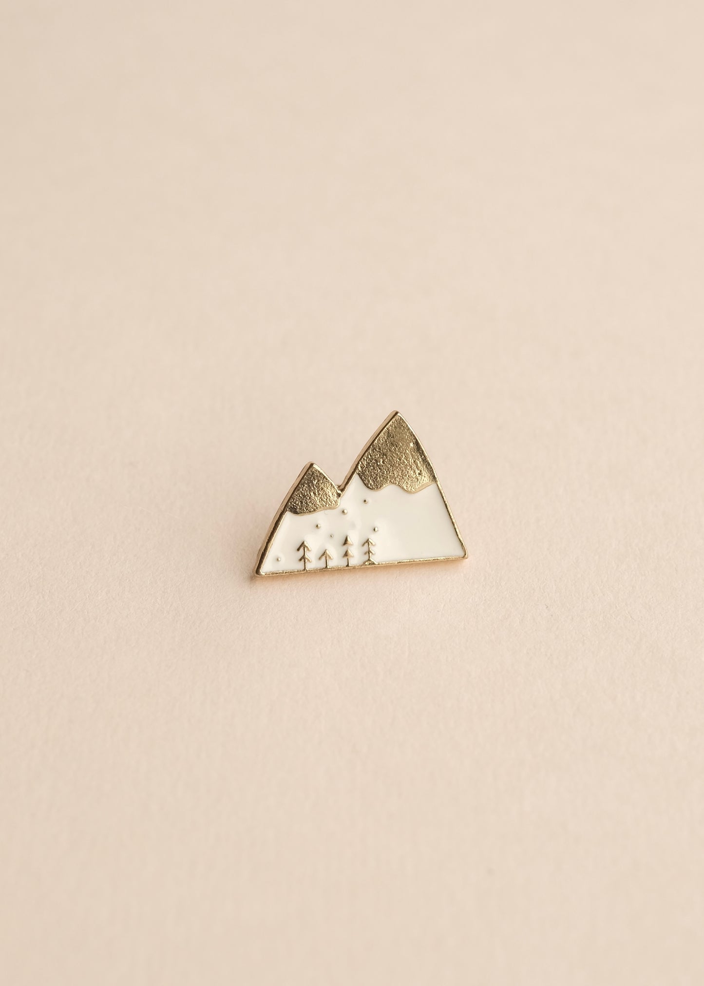 Tiny Snowy Mountain Pin ⋆LAST ONE⋆
