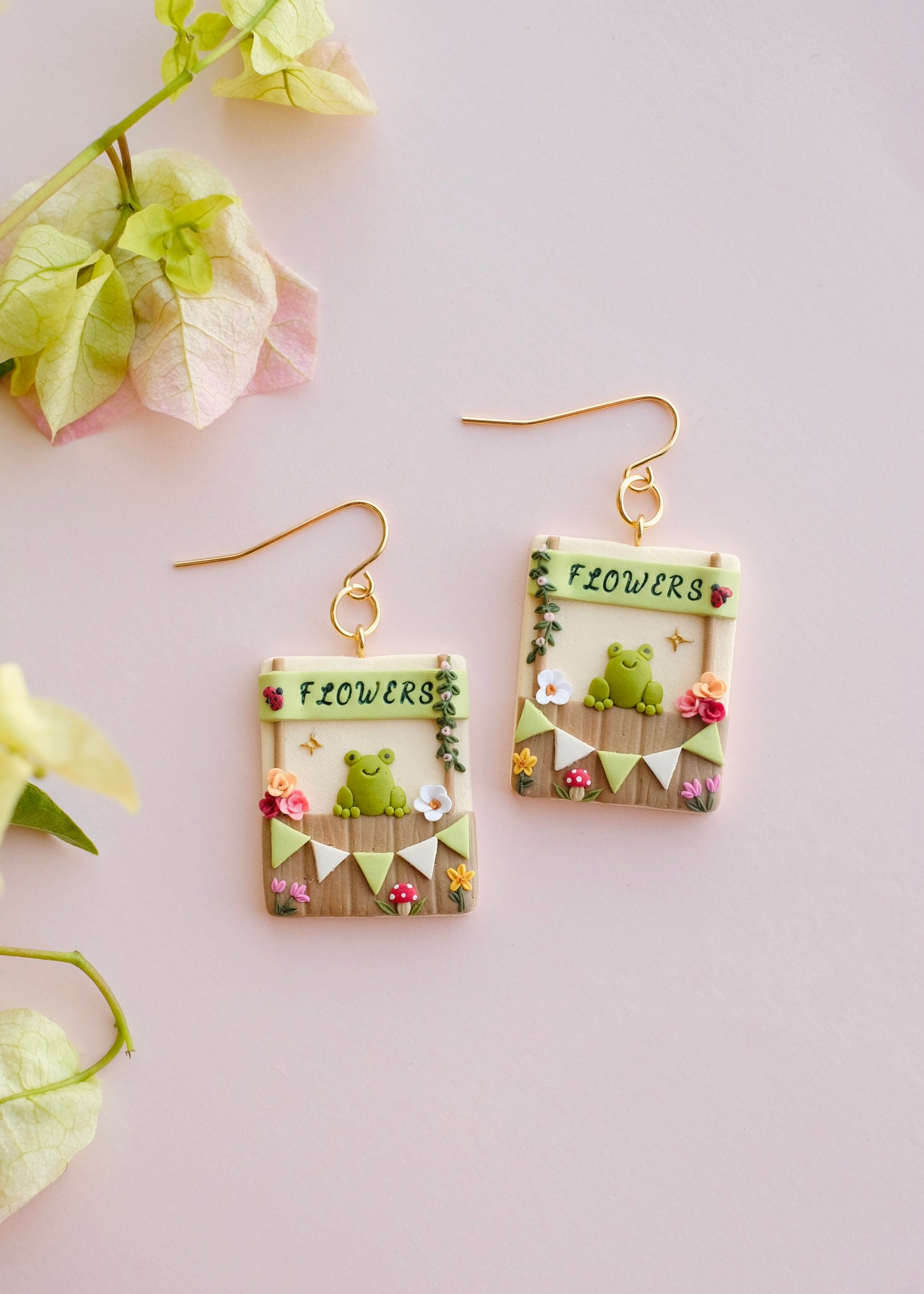 Frog’s Flower Stand Earrings