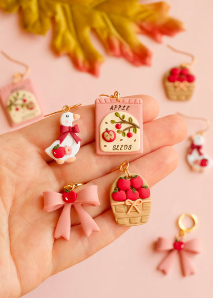 Apple Bow Huggies
